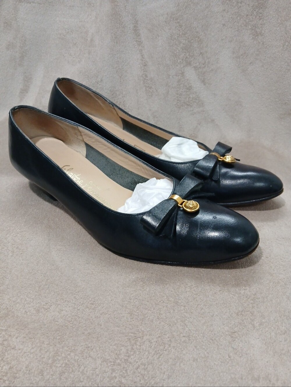 Vtg Salvatore Ferragamo Black Leather Bow Pumps Women Sz 7.5 AAAA